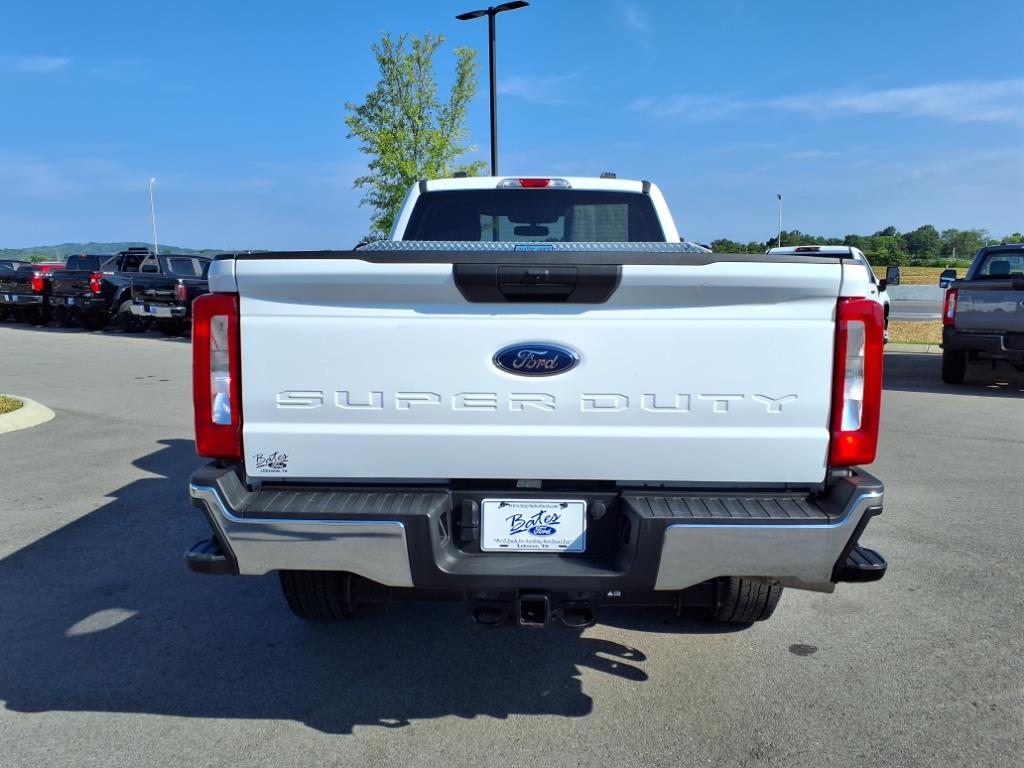 2023 Ford F-350 photo 4