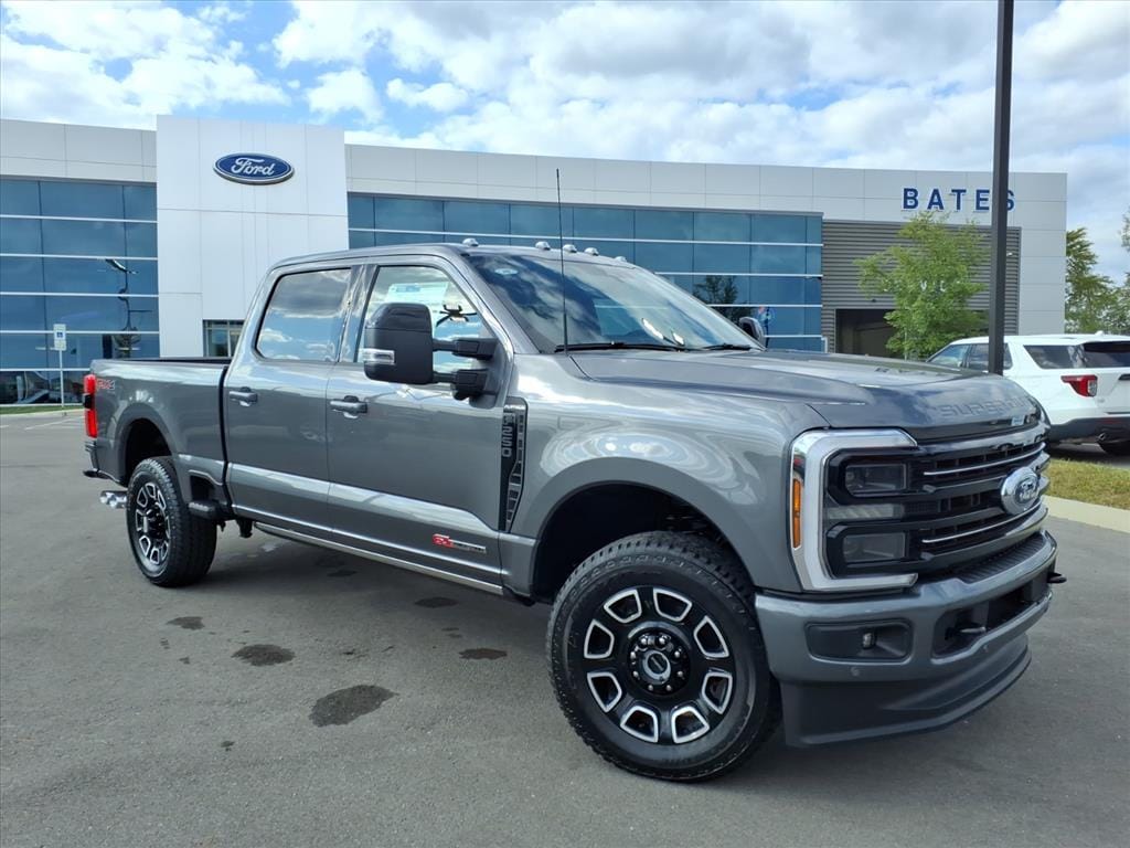 2026 Ford F-250 Super Duty Platinum's photo