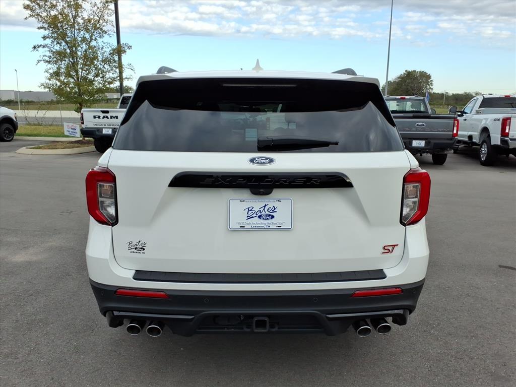 2024 Ford Explorer ST photo 2