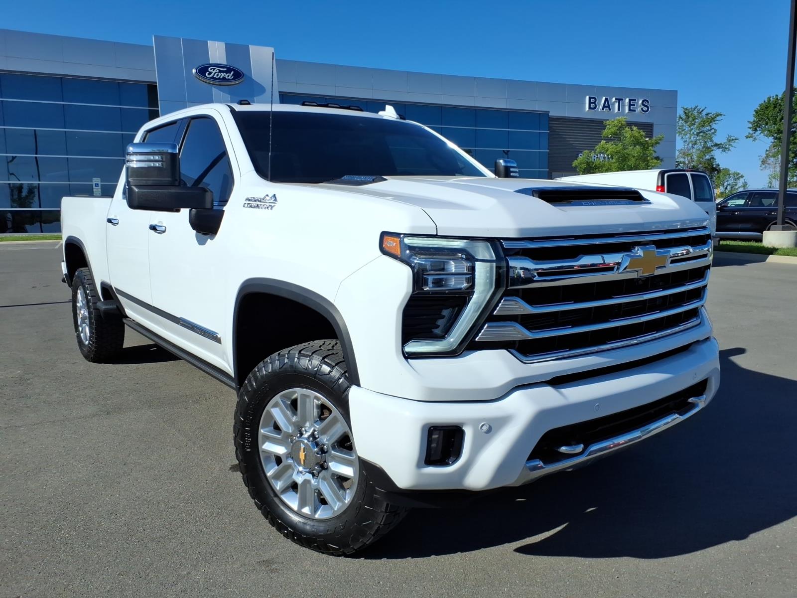 2025 Chevrolet Silverado HD High Country 4WD Crew Cab Standard Box's photo