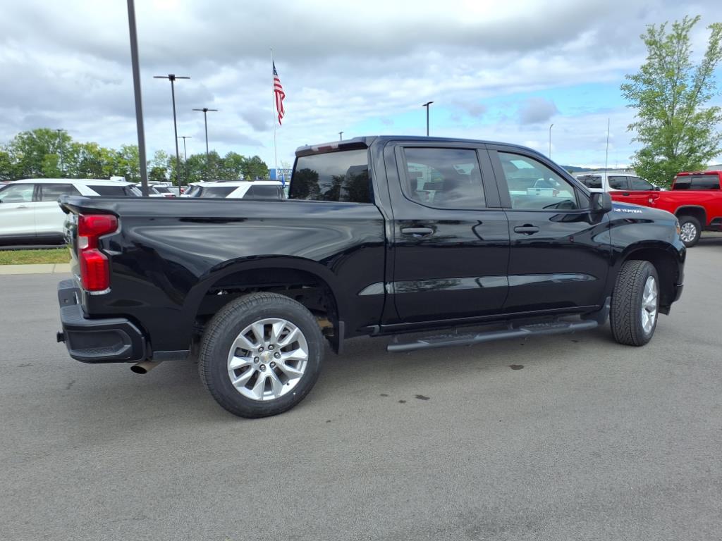 2022 Chevrolet Silverado 1500 Custom photo 3