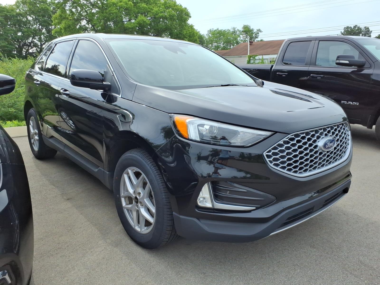 2024 Ford Edge SEL AWD's photo