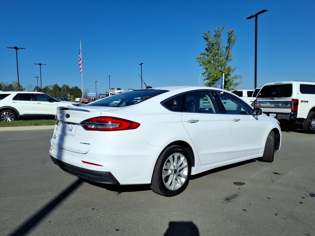 2019 Ford Fusion Energi Titanium photo 3