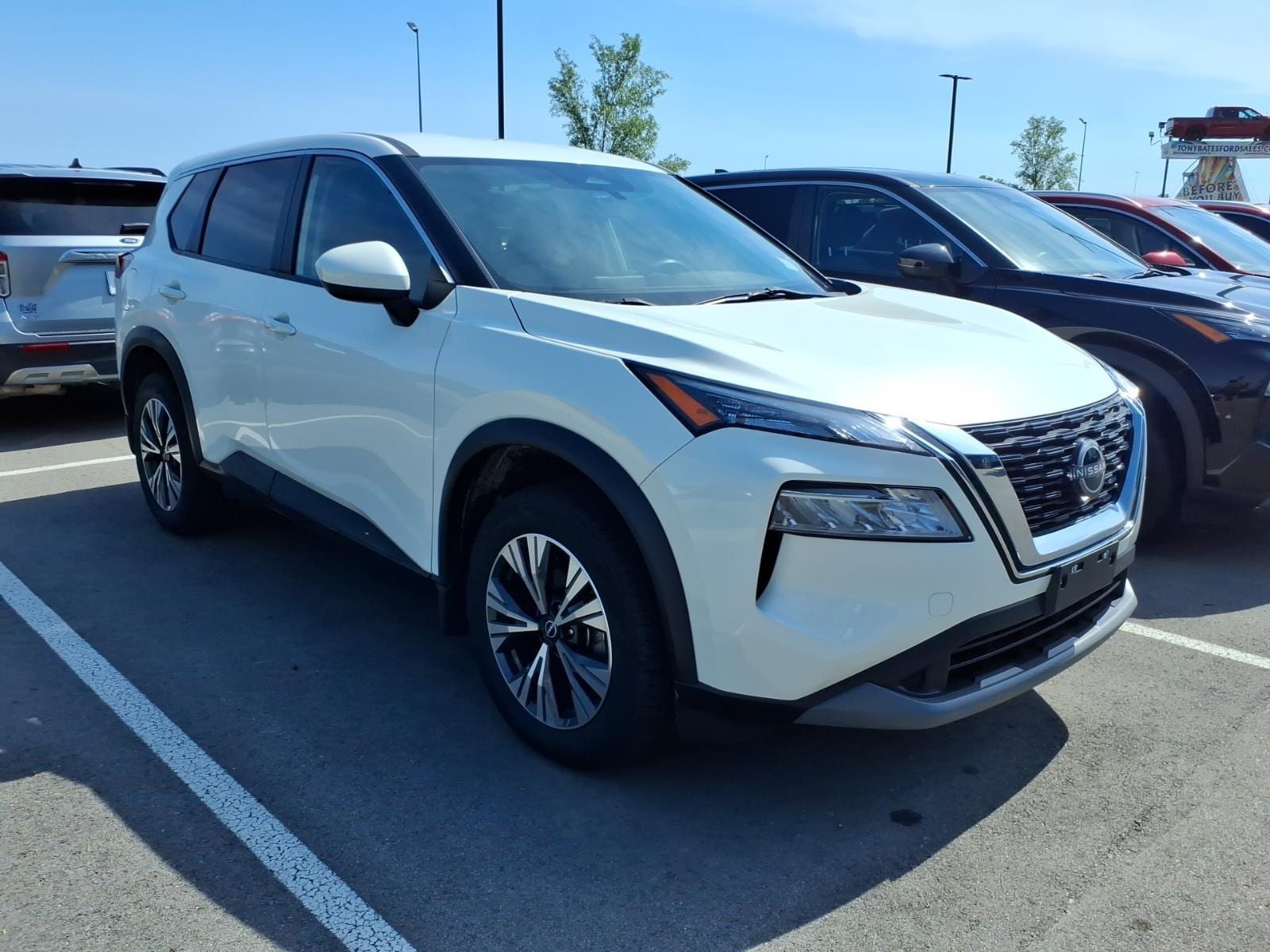 2023 Nissan Rogue SV AWD's photo