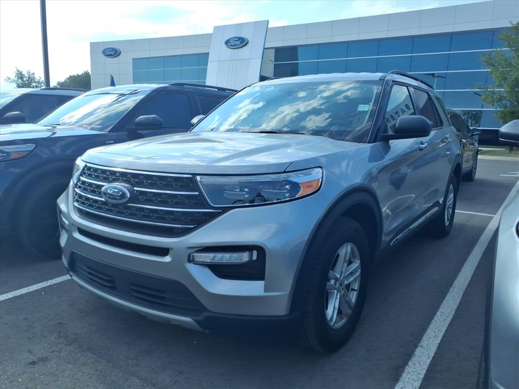 2023 Ford Explorer XLT photo 2