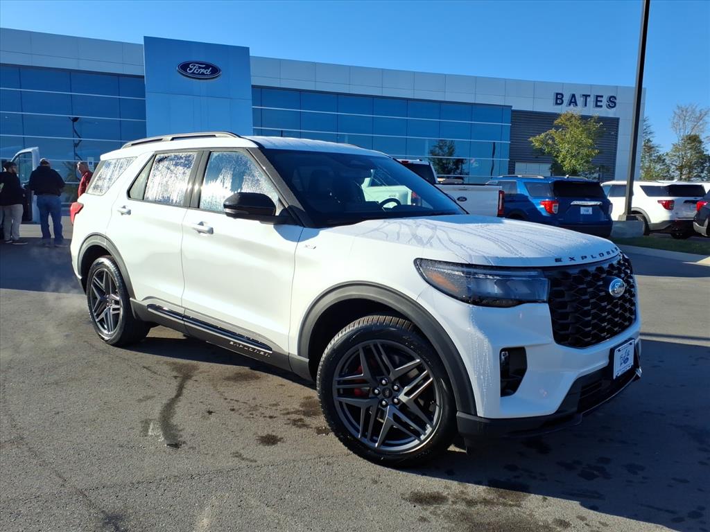 2026 Ford Explorer ST-LINE's photo