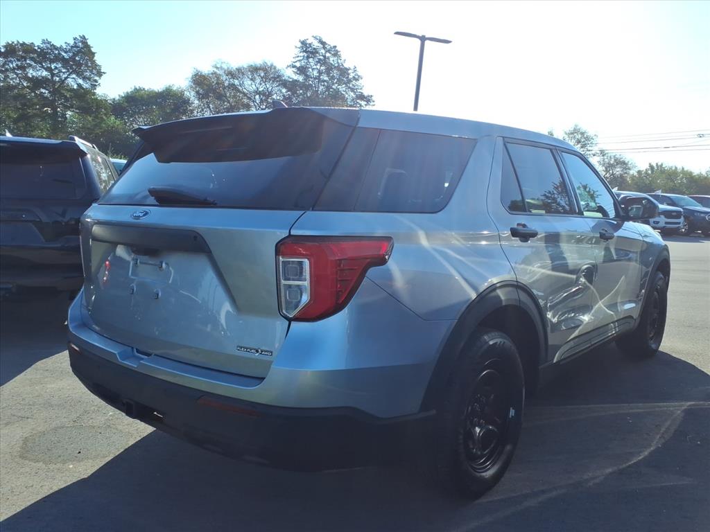 2024 Ford Explorer photo 2