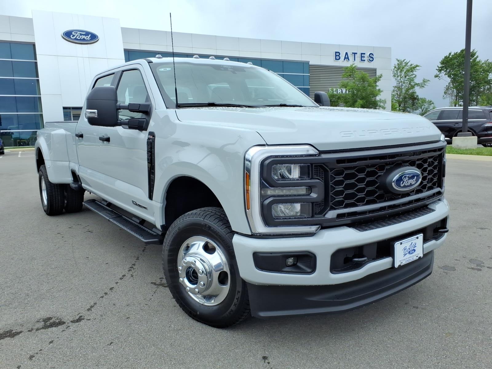 2026 Ford F-350 XL 4x4 Crew Cab 8' Box DRW's photo