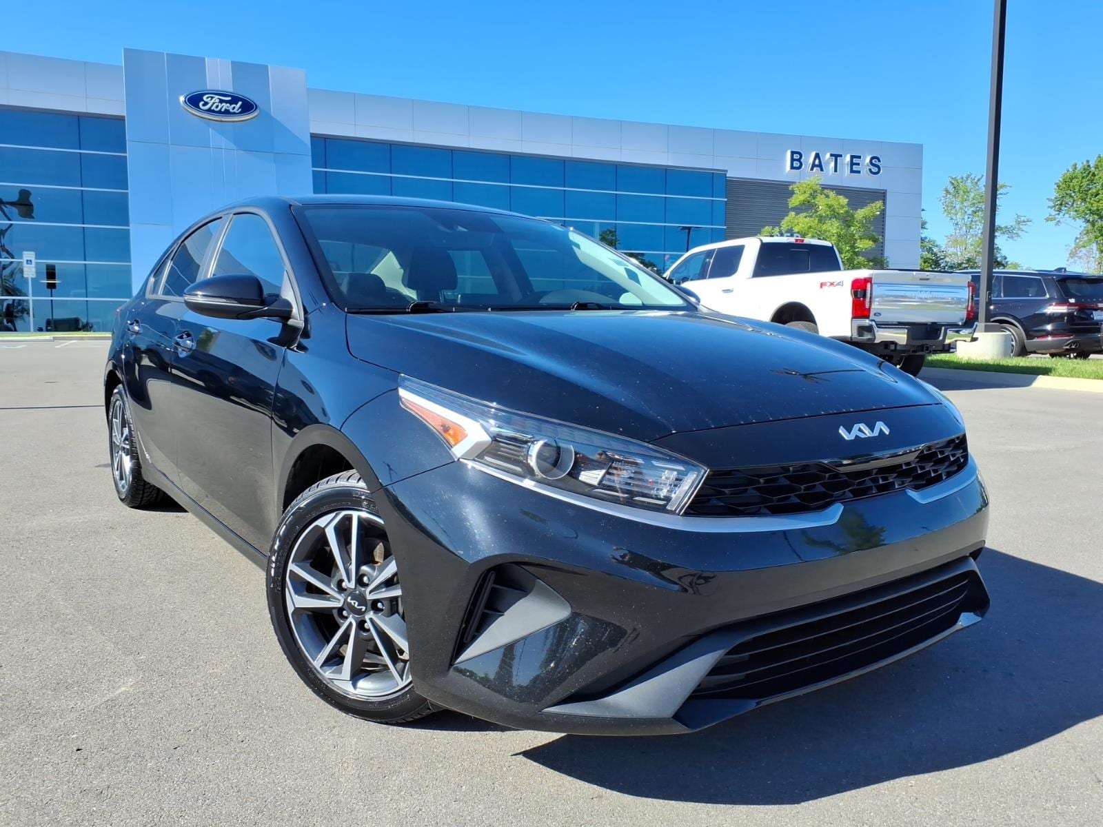 2023 Kia Forte LXS AT's photo