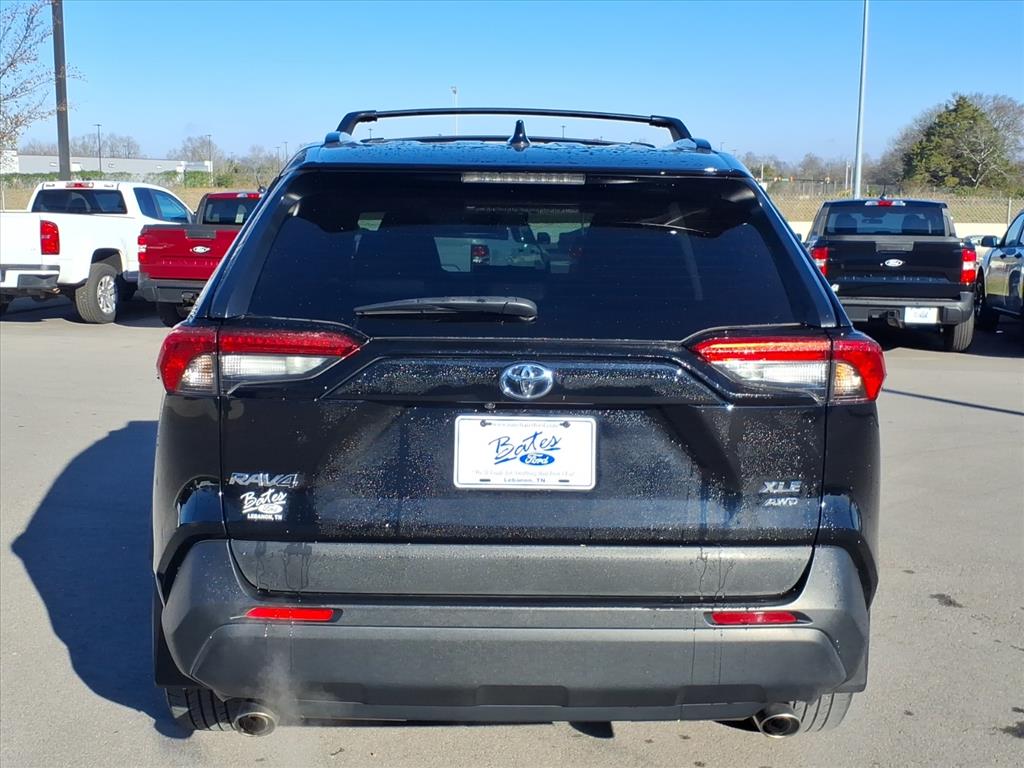 2023 Toyota RAV4 XLE Premium photo 3