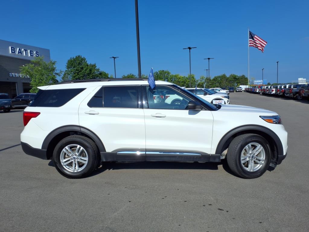 2022 Ford Explorer XLT photo 2