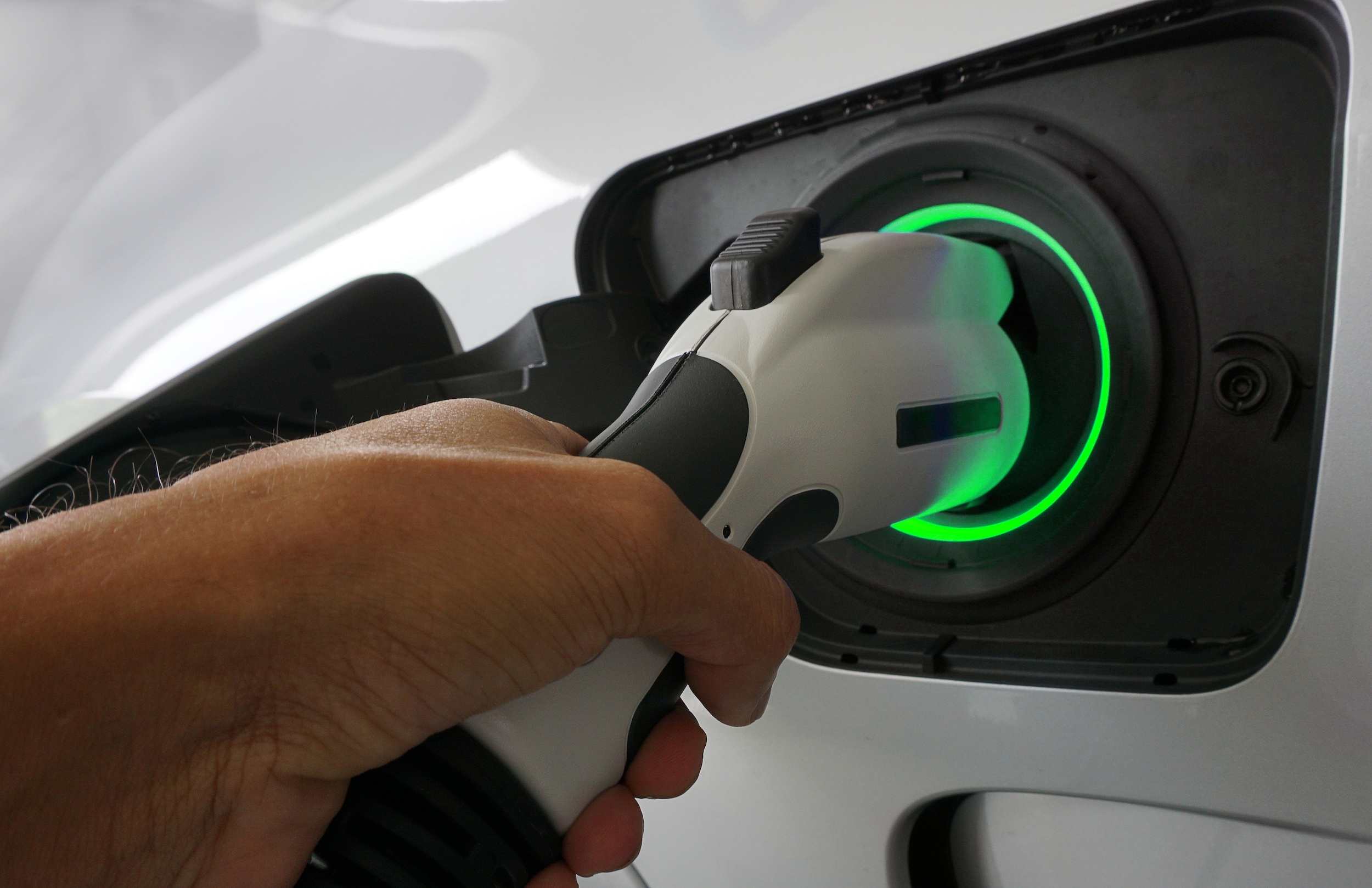 Electric vehicle charging port
