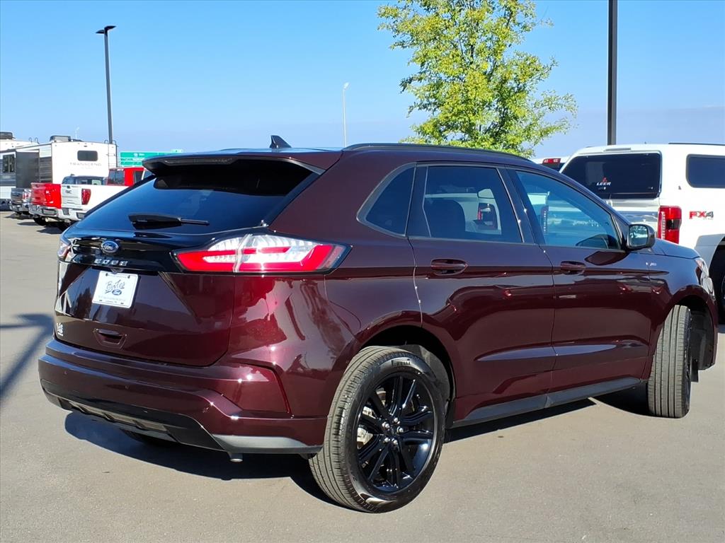 2024 Ford Edge ST photo 3