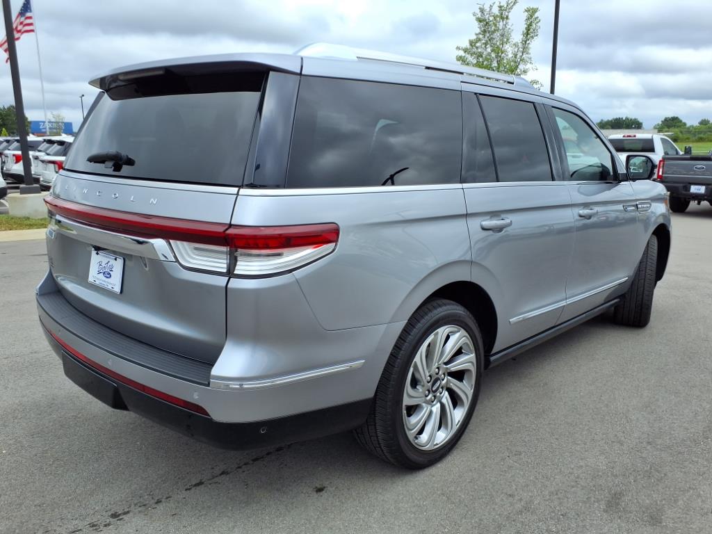 2024 Lincoln Navigator Reserve photo 3
