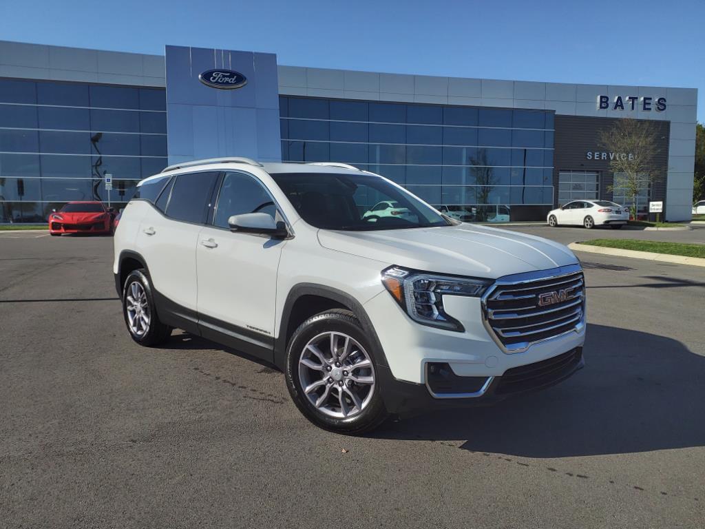 2023 GMC Terrain SLT's photo