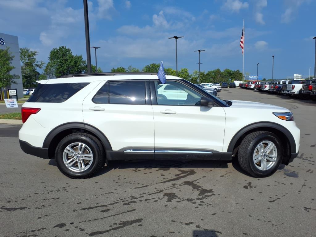 2022 Ford Explorer XLT photo 2