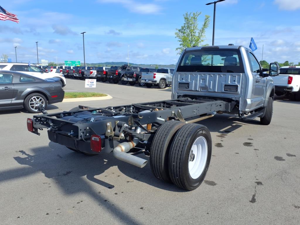 2023 Ford F-550 photo 3