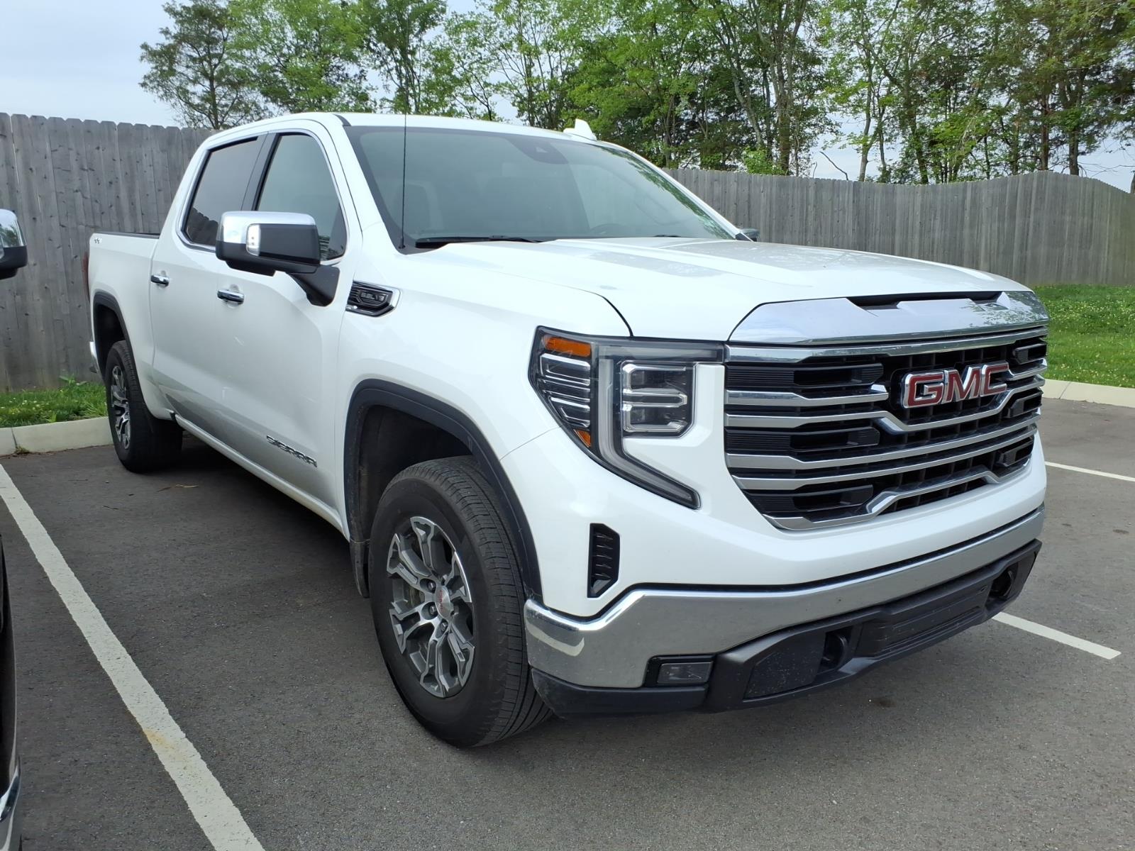 2025 GMC Sierra 4WD Crew Cab Standard Box SLT's photo