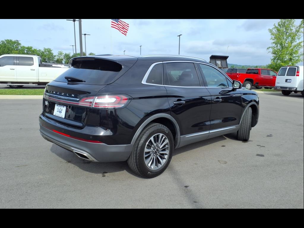 2022 Lincoln Nautilus Standard photo 3