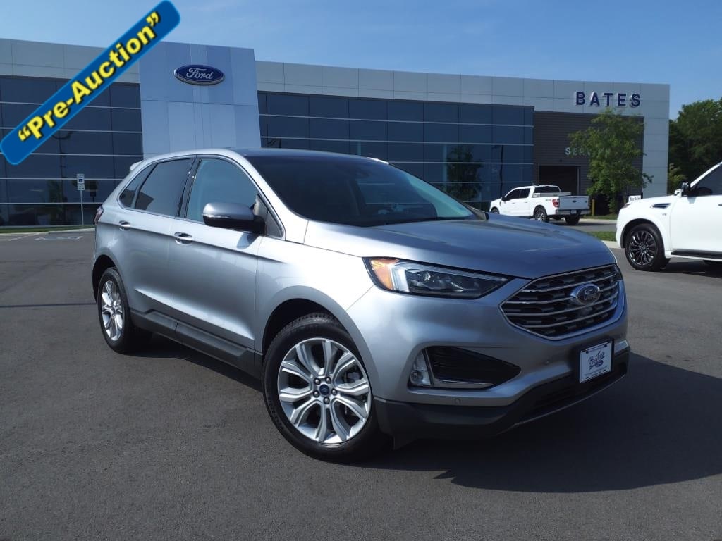 2022 Ford Edge Titanium's photo