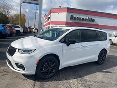 2026 Chrysler Pacifica SELECT Passenger Van