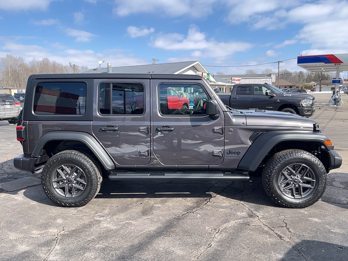 2025 Jeep Wrangler Sport S photo 4