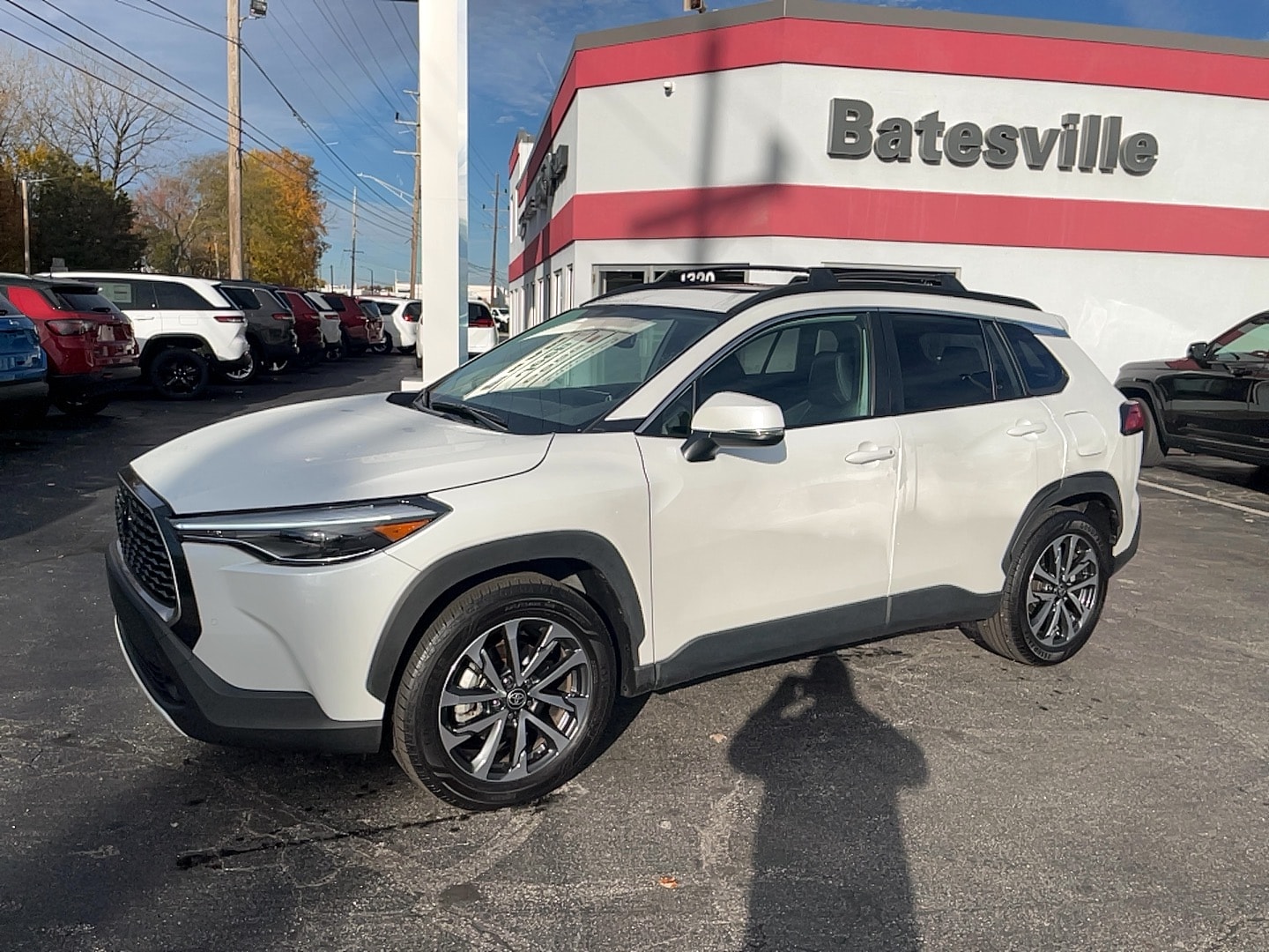 2024 Toyota Corolla Cross XLE's photo