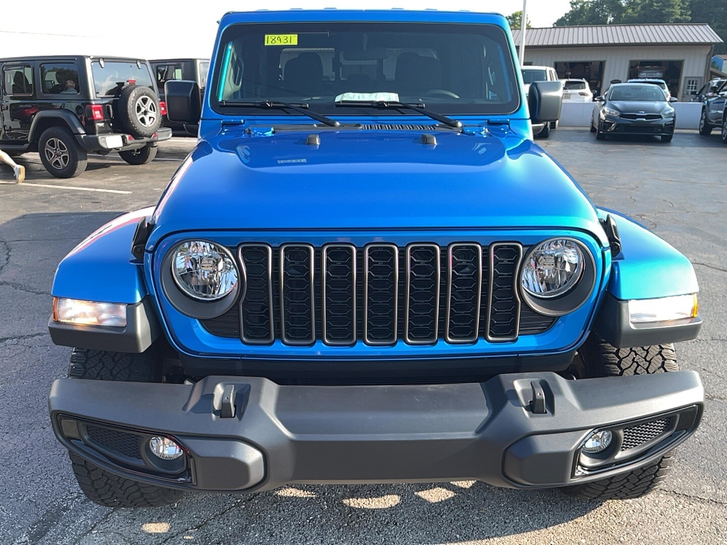 2024 Jeep Gladiator photo 2