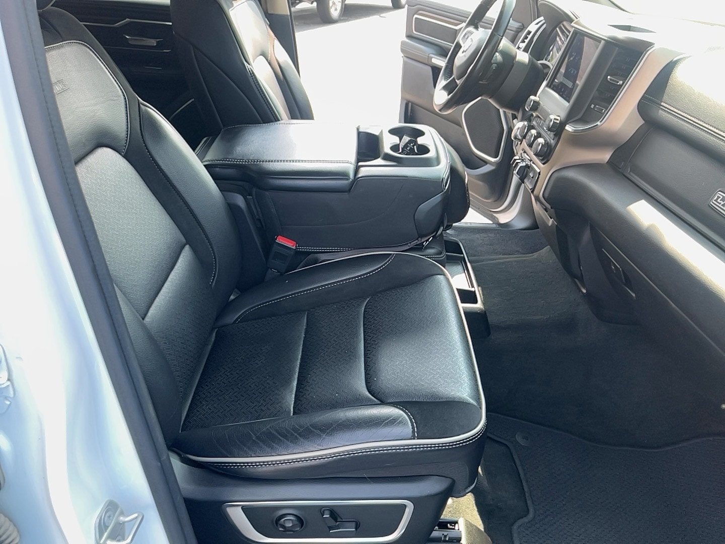 2021 RAM Ram 1500 Pickup Laramie - Photo 17