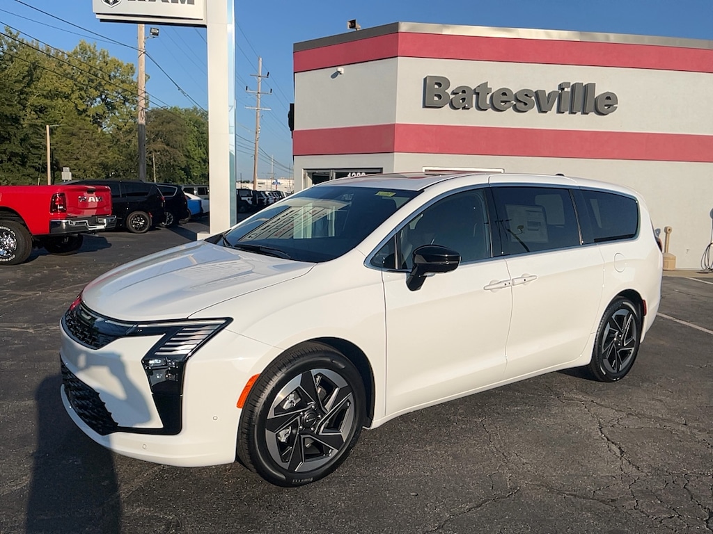 New 2027 Chrysler Pacifica LIMITED Passenger Van