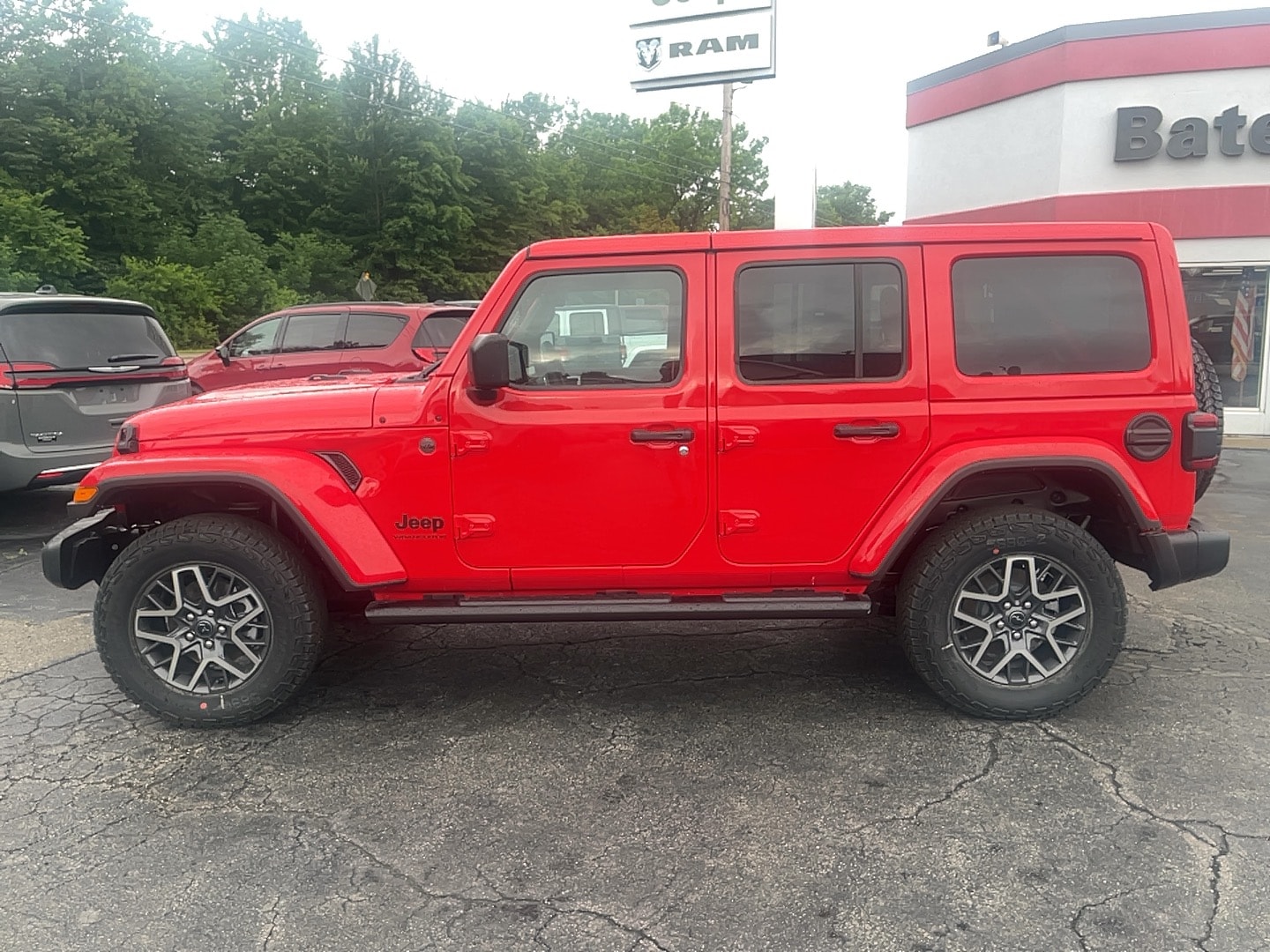 2025 Jeep Wrangler 4-Door Sahara - Photo 8