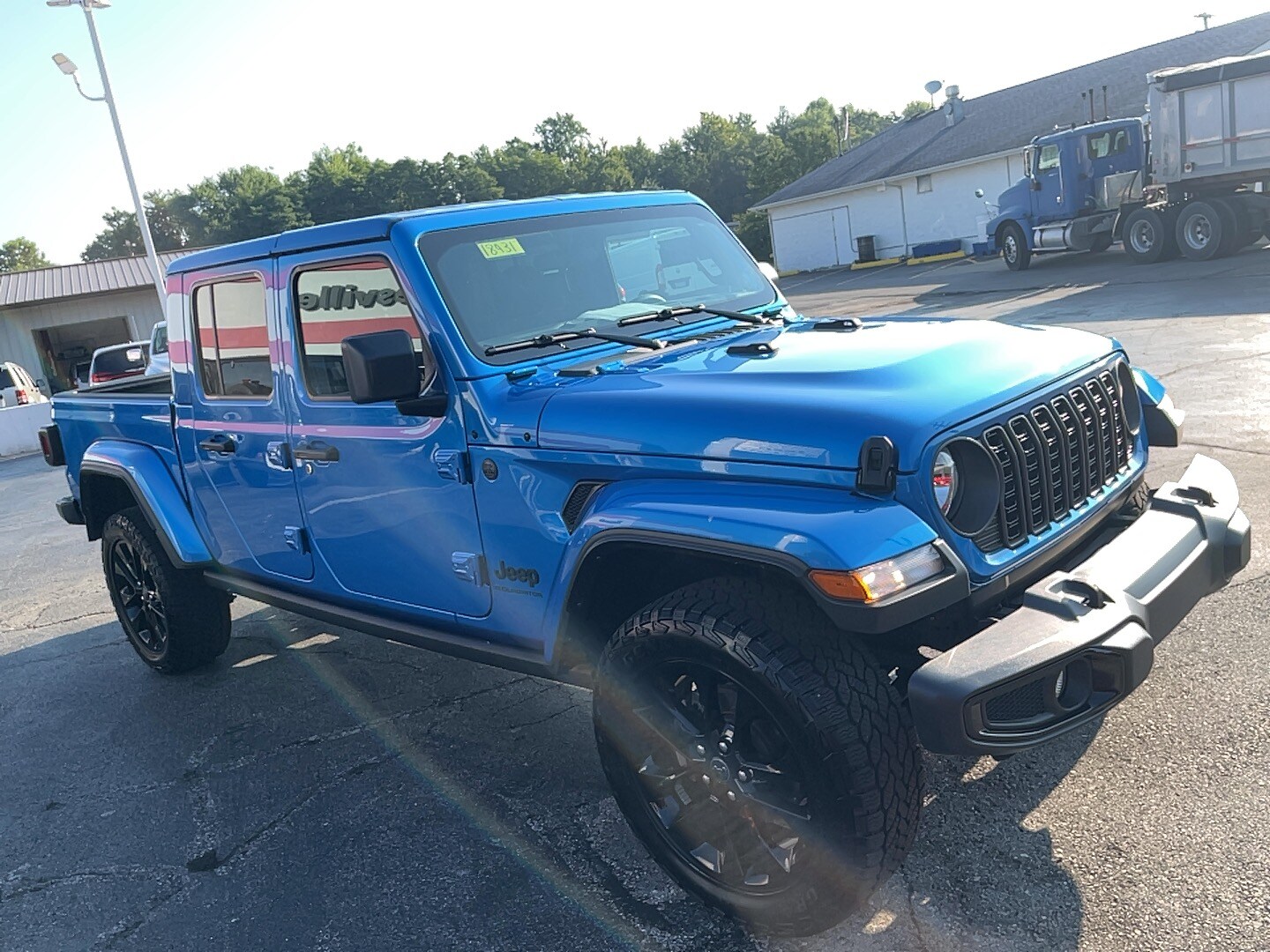 2024 Jeep Gladiator photo 3