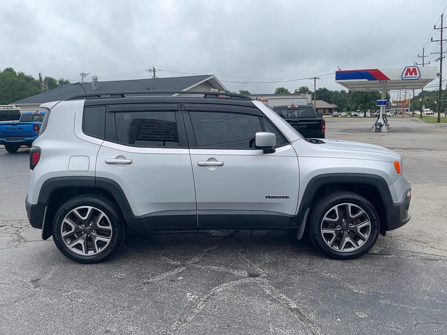 2016 Jeep Renegade Latitude photo 3