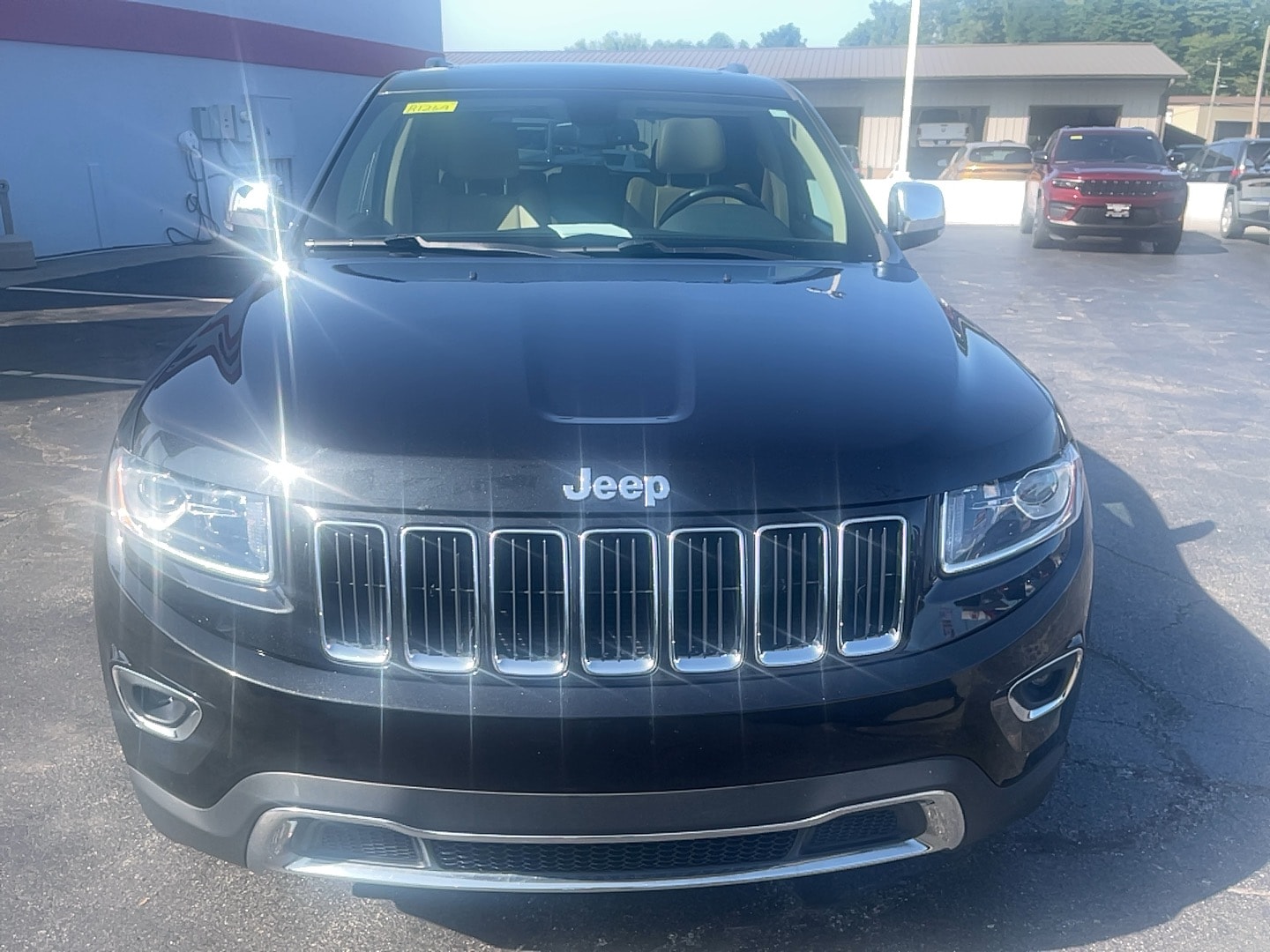 Used 2015 Jeep Grand Cherokee Limited with VIN 1C4RJFBG7FC949005 for sale in Batesville, IN