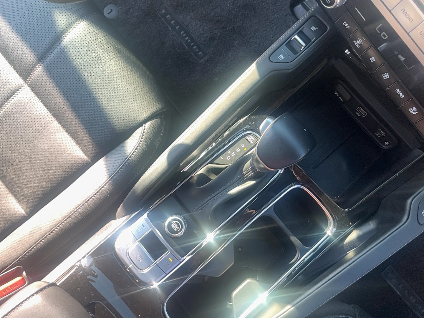 2024 Kia Telluride EX - Photo 18