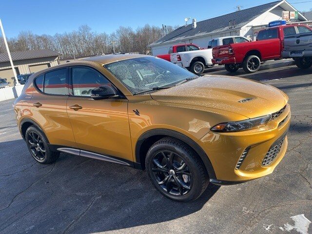 2024 Dodge Hornet R/T photo 3