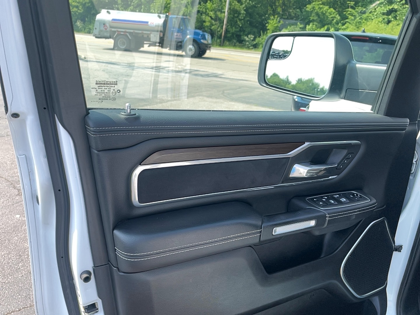 2021 RAM Ram 1500 Pickup Laramie - Photo 13