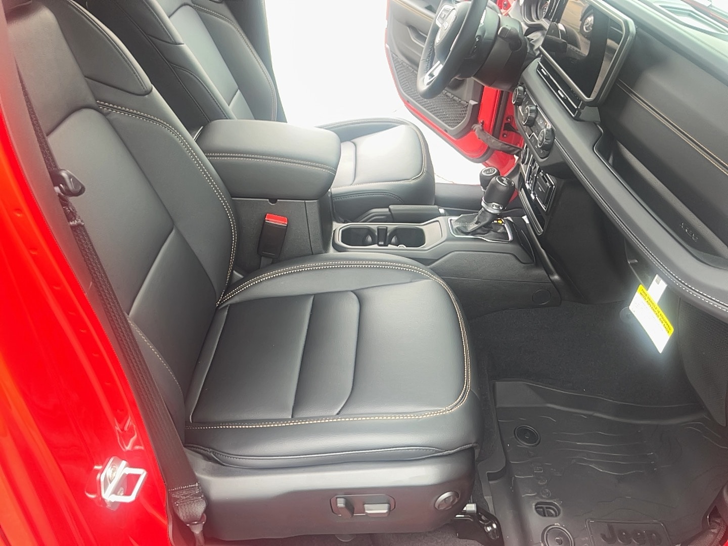 2025 Jeep Wrangler 4-Door Sahara - Photo 17