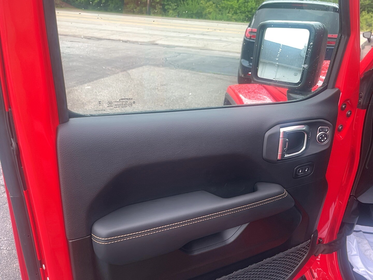 2025 Jeep Wrangler 4-Door Sahara - Photo 12