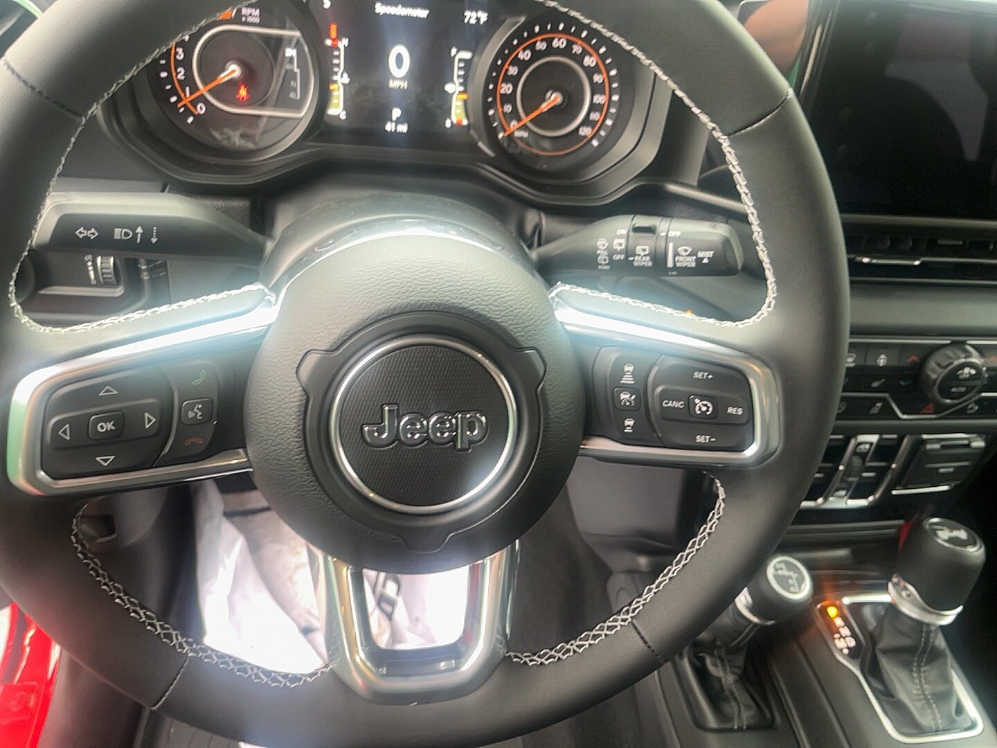 2025 Jeep Wrangler 4-Door Sahara - Photo 13
