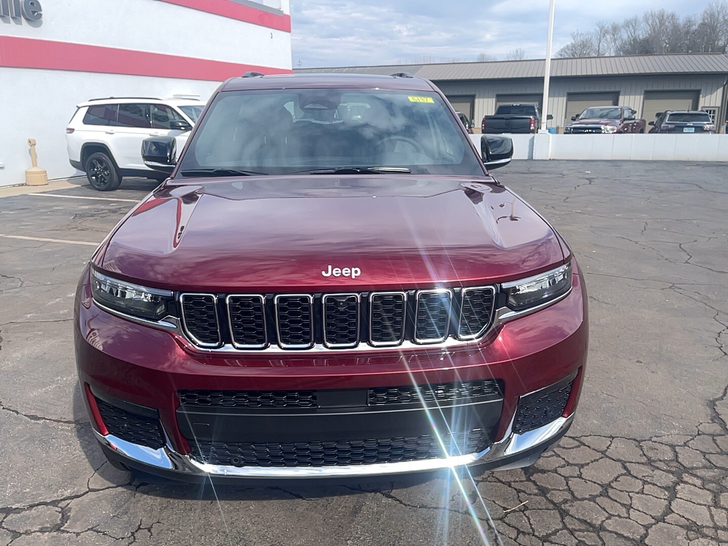 2025 Jeep Grand Cherokee Limited photo 2