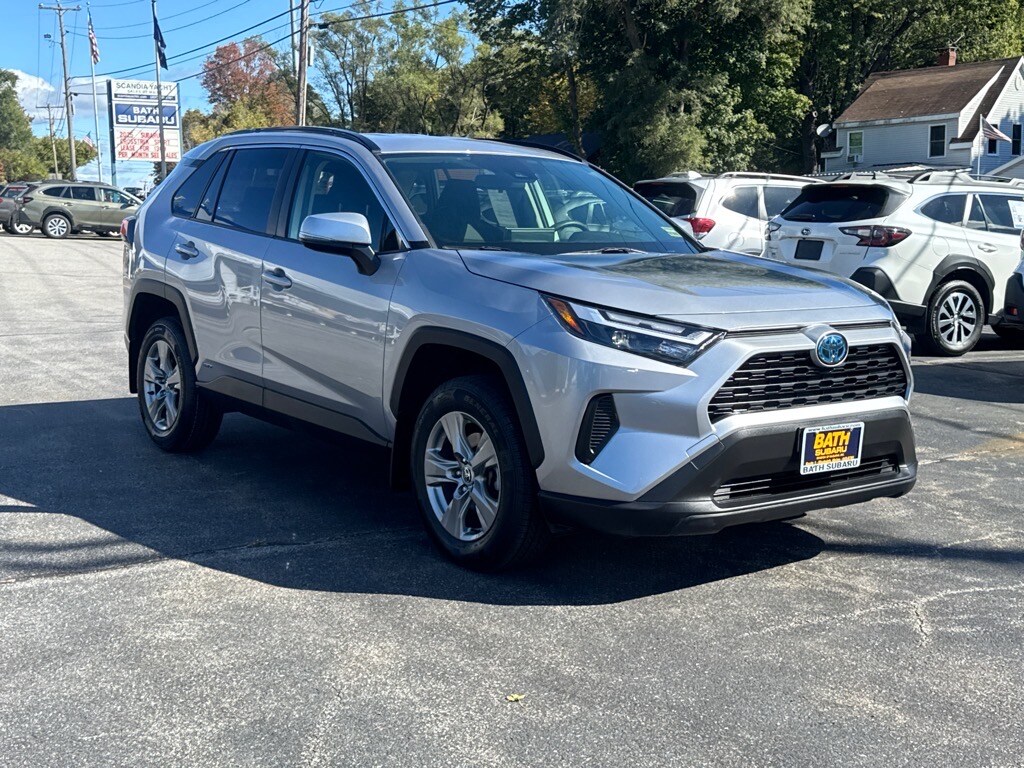 2023 Toyota RAV4 Hybrid LE photo 3