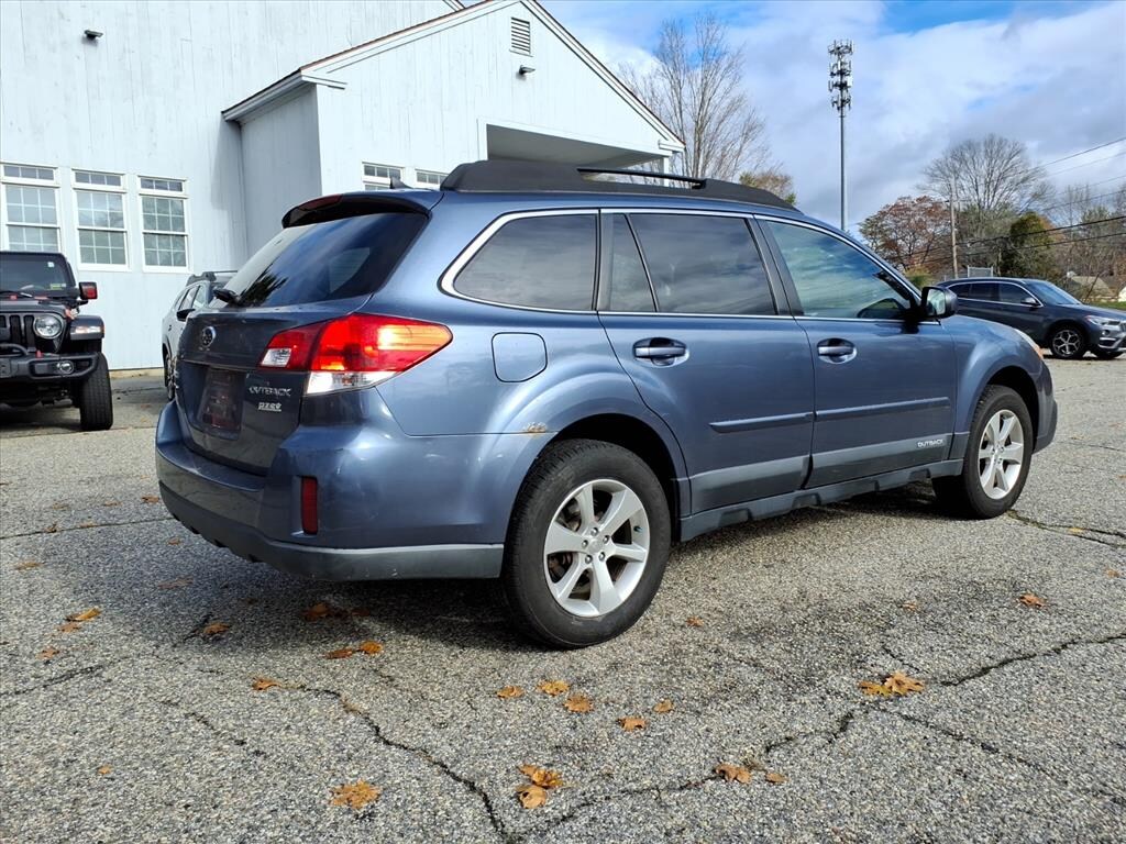 Used 2013 Subaru Outback 2.5i Limited (CVT) SUV