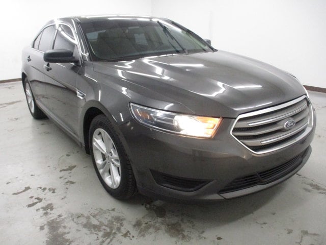 2017 Ford Taurus SE FWD's photo