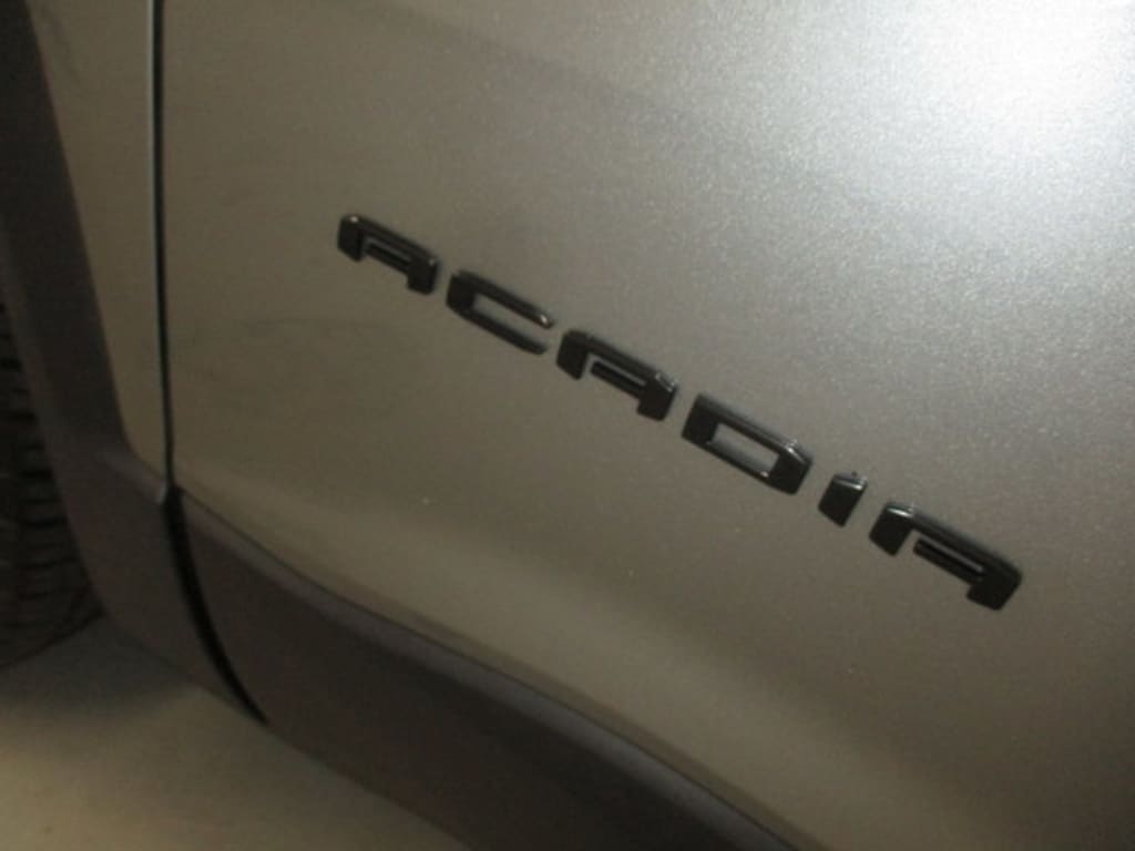 Used 2023 GMC Acadia SLE SUV