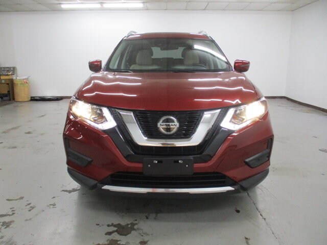 2020 Nissan Rogue SV photo 2