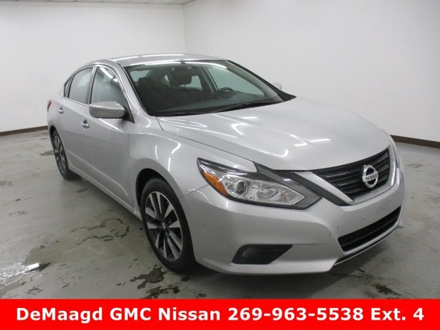 2016 Nissan Altima SV's photo