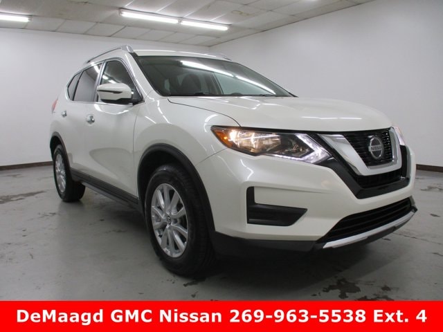 2018 Nissan Rogue SV's photo