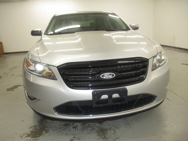 Used 2010 Ford Taurus Limited with VIN 1FAHP2JW0AG170788 for sale in Springfield, MI