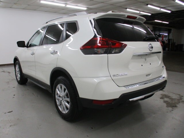 2018 Nissan Rogue SV photo 4